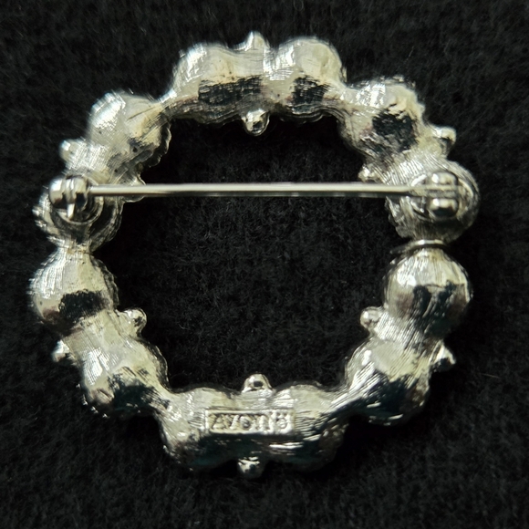 Vintage Avon Pearl Brooch Grey and White Pearl - Picture 2 of 3